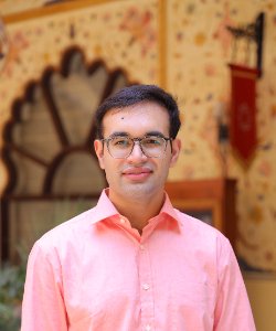 Dr Arnav Kalra