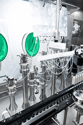 Vial filling under isolator conditions