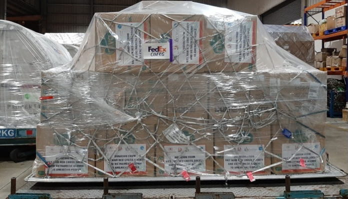 FedEx Delivers Relief Shipment to U.S. in fight against COVID-19